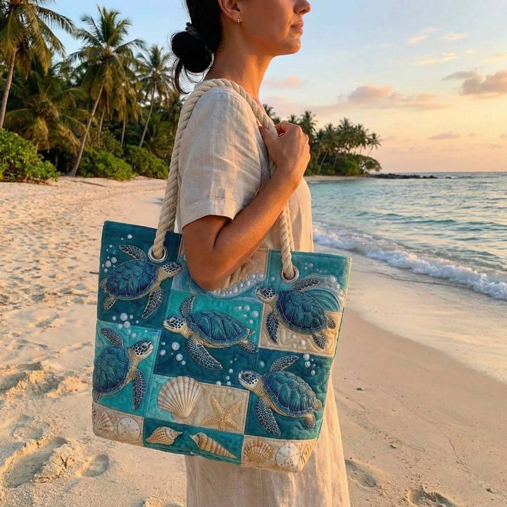 Rosa | Gesteppede Strandtaske med Motivet Patchwork med Skildpadder og Muslinger