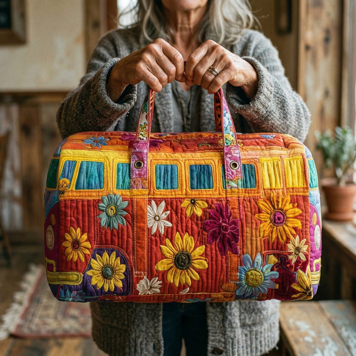 Uschi | Gesteppede rejsetaske med motiv af campingbus i regnbuefarver
