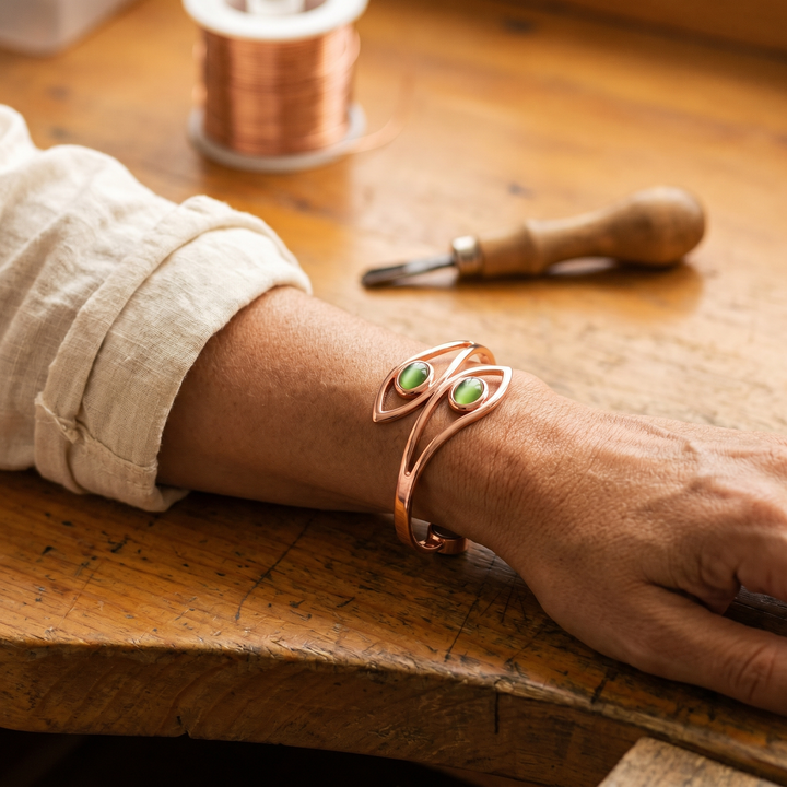 Opal – kobberarmbånd