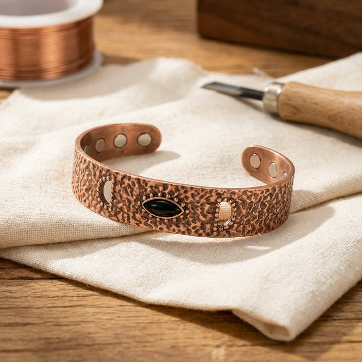 Tåge – kobberarmbånd med onyx